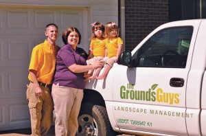 LM0113_GroundsGuysR