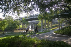 The ASLA launched a new online guide to educate the public on the health benefits of green spaces, such as the one captured here of the Buffalo Bayou Promenade. Photo: Tom Fox.