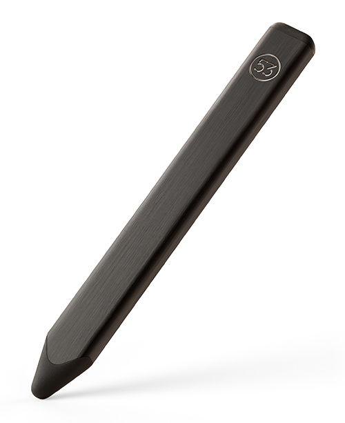 Landscape pro Scott Cohen uses a stylus-like device to sketch drawings on his tablet for clients when he’s in the field. Photo: Pencil by FiftyThree