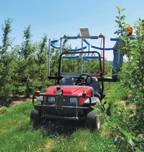 Toro also has built an autonomous utility vehicle prototype. Below: Toro’s autonomous Greensmaster. 