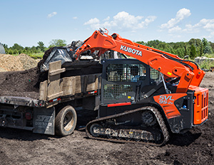 0815_SVL95_2s_Bucket_LoadTrck_1783