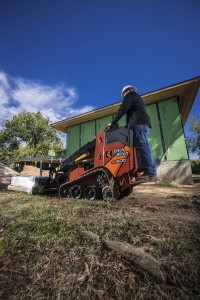 SK600 mini skid-steer
