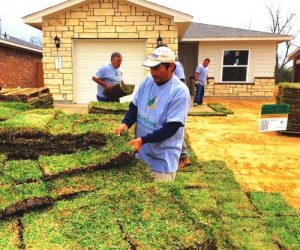 Project-EverGreen-Volunteers-Laying-Sod