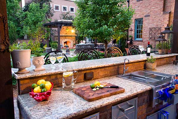 Outdoor kitchen area