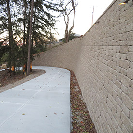 VERSA-LOK Mosaic retaining wall. Photo provided by VERSA-LOK