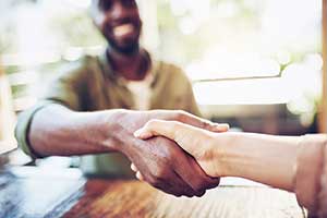 Handshake (Photo: iStock.com/PeopleImages)