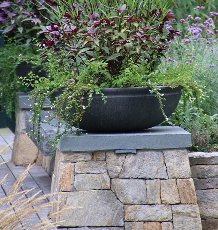 Pendennis Mount Residence stone column (Photo: Michael Prokopchak)