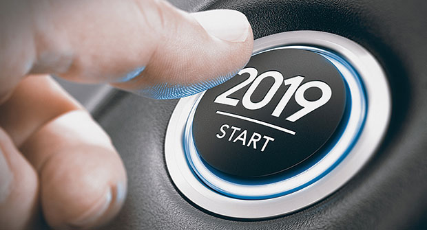 Hand with 2019 dial (Photo: iStock.com/Olivier Le Moal)
