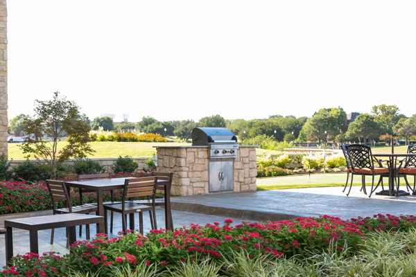 Outdoor seating (Photo: Custom Greenscaping)