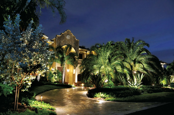 Path lighting (Photo: Vista Professional Outdoor Lighting)