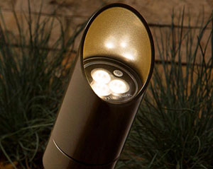 MR-16 50-watt LED replacement lamp (Photo: FX Luminaire)