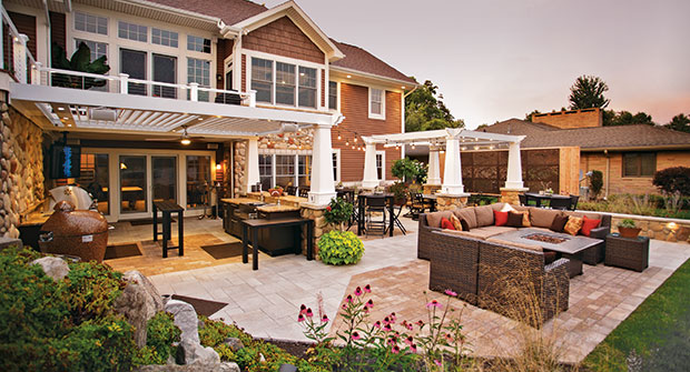 Outdoor kitchen (Photo: Will Pancake)