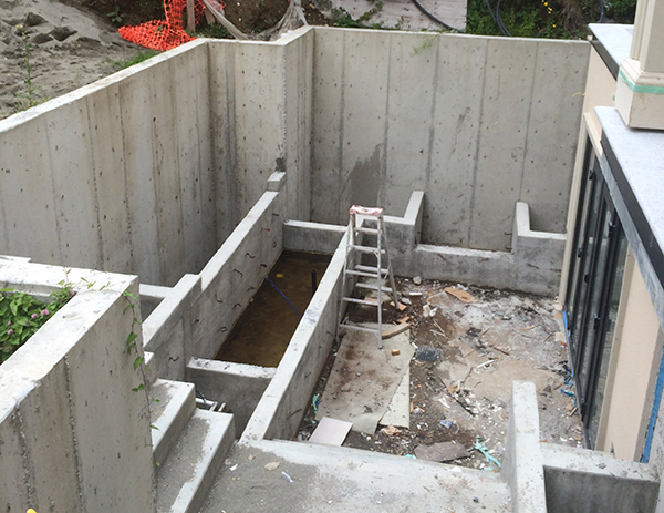 Before shot of courtyard (Photo: MRD Landscaping)