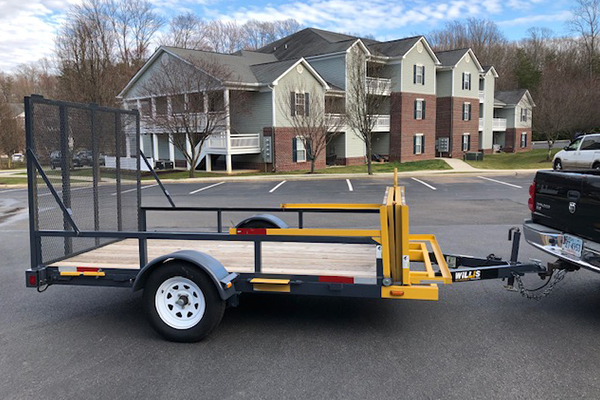 Willis Trailers' single-axle extendable utility trailer with pressure-treated wood floors.