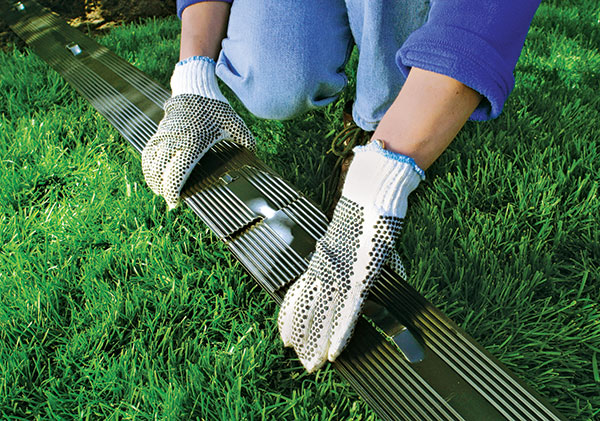 Aluminum Edging (Photo: Permaloc)