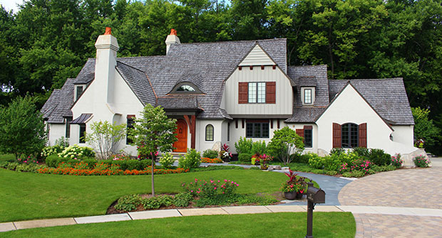 Front view of house (Photo: James Martin Associates)