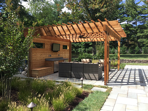 Plantings and pergola (Photo: Ledden Palimeno Landscape Co.)