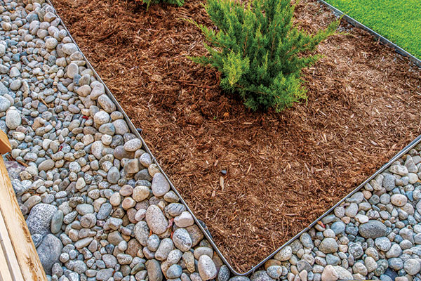 Steel edging (Photo: Coyote Landscape Products)