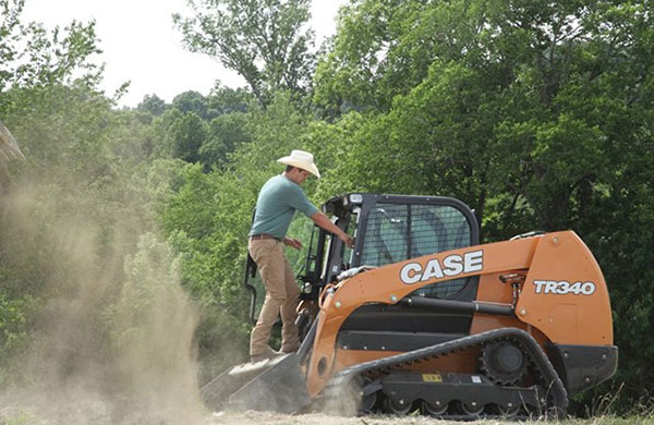 Jon Pardi (Photo: Case Construction Equipment)