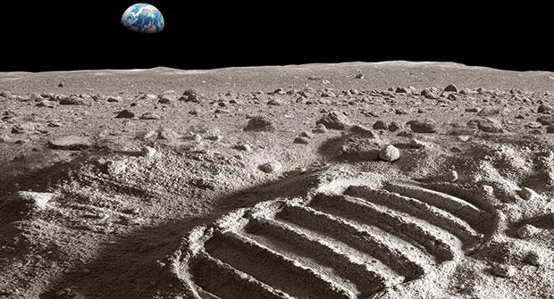 Footprint on moon (Photo: iStock.com/narvikk)