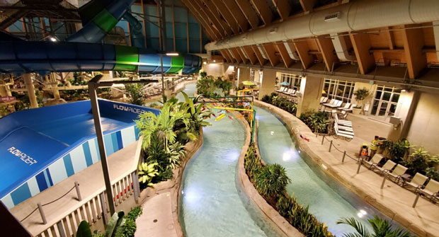 Tropical plants line the park's lazy river and show the plants' proximity to the chlorine-filled water. (Photo: Steven Wagner)