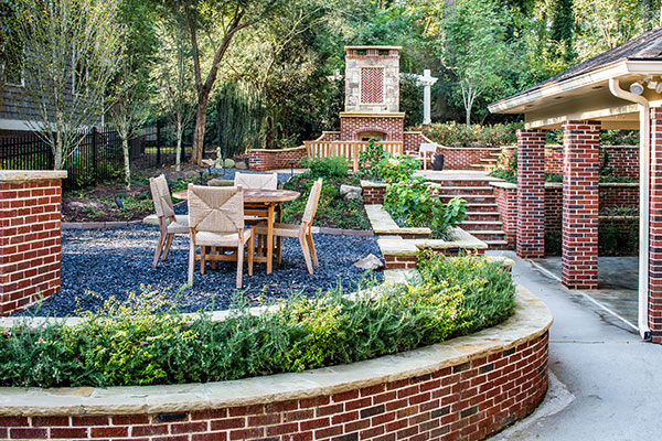 Cooking and dining area (Photo: Joel Hordyk, Cameron Street Photography)