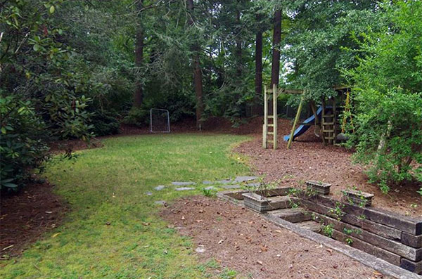 Backyard before renovation (Photo: Plants Creative Landscapes)