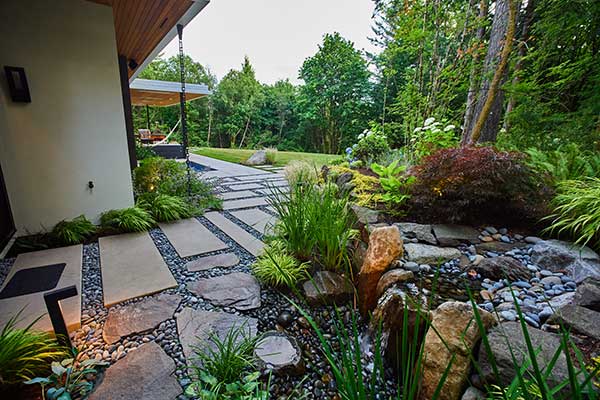 Hardscaping project by Dennis' 7 Dees Landscaping & Garden Center (Photo: Maxwell Monty/Maxwell Monty Photography)
