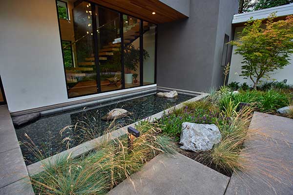 Hardscaping project by Dennis' 7 Dees Landscaping & Garden Center (Photo: Maxwell Monty/Maxwell Monty Photography)
