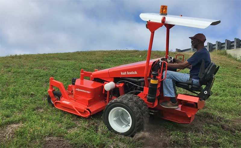 Kut Kwick's new SM-T4E comes equipped with a 60-inch cutting deck and can cut slopes up to 40 degrees. (Photo: Kut Kwick)