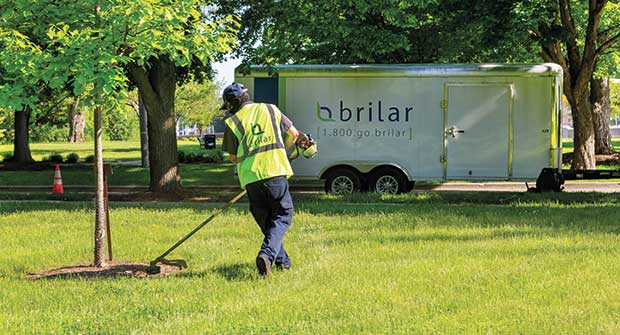 Brilar employee (Photo: Marvin Shaouni)