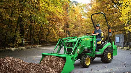 Mechanical Self-Leveling Loader (Photo: John Deere)