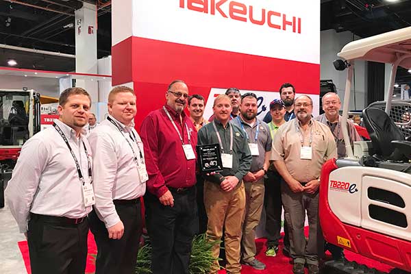 Takeuchi presented its dealer Star Equipment with the 2019 Dealer of the Year for the Central Midwest Region. (Photo: Takeuchi)