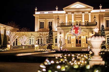 Holiday-lit house (Photo: Christmas Illuminations)