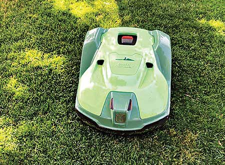 Robotic mower (Photo: Mariani Landscape)