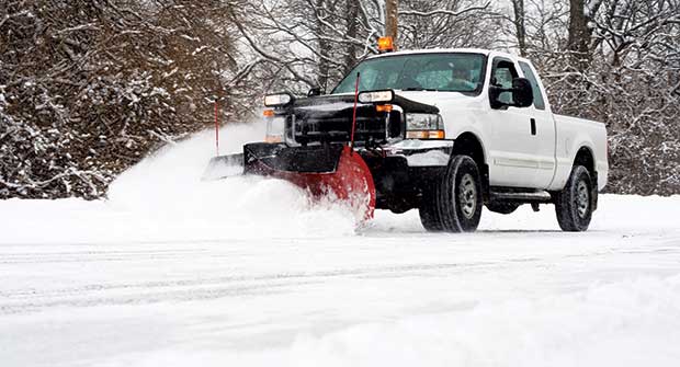 Snow plow during storm (Photo: Photo: fullvalue/E+/Getty Images)