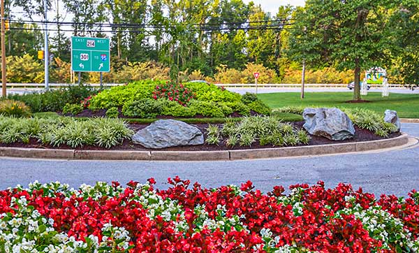 Landscape maintenance project (Photo: Ruppert Landscape)