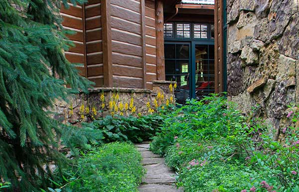 Maintenance project (Photo: Rocky Mountain Custom Landscapes)