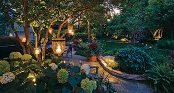 Landscape lighting patio (Photo: Linda Oyama Bryan)