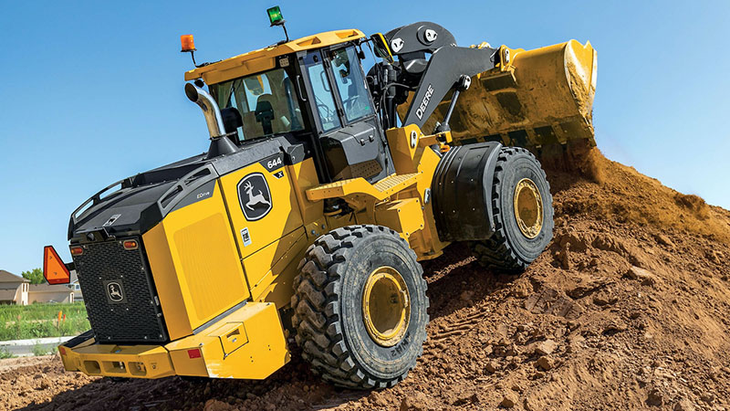 John Deere’s 644 X-tier features E-Drive technology and a diesel-electric drivetrain which exemplifies the type of features that distinguish the company’s X tier. (Photo: John Deere)  