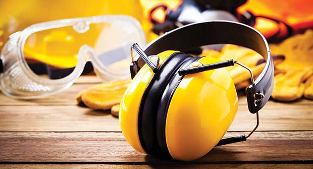 Safety gear (Photo: fcafotodigital/iStock / Getty Images Plus/Getty Images)