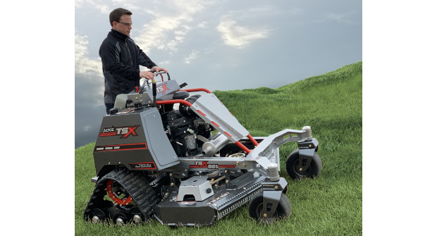 Altoz TSX 561 i stand-on mower (Photo: Altoz)