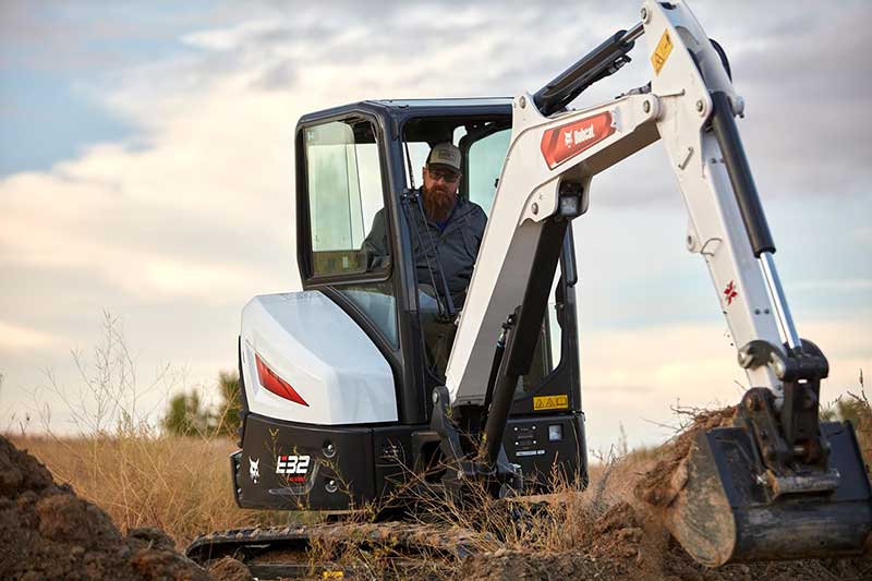 Bobcat's E32 offers easy-to-reach arm-mounted auxiliary hydraulics and attachment hookup interface. (Photo: Bobcat)