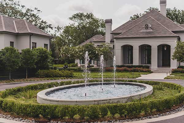 Landscape maintenance project in New Orleans (Photo: LazyEye Photography)