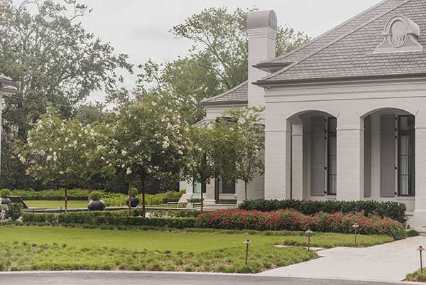 Landscape maintenance project in New Orleans (Photo: LazyEye Photography)