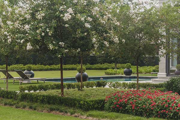 Landscape maintenance project in New Orleans (Photo: LazyEye Photography)