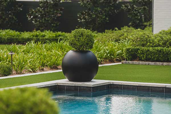 Landscape maintenance project in New Orleans (Photo: LazyEye Photography)
