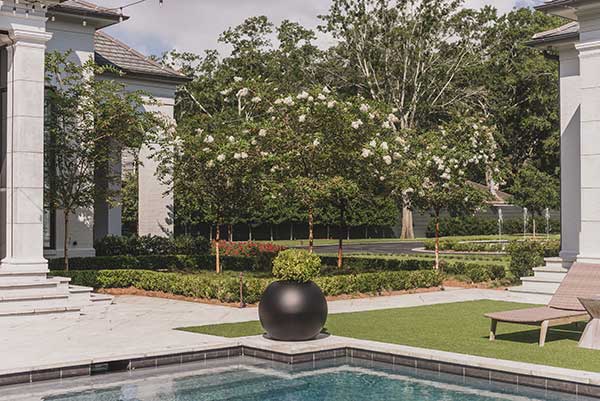 Landscape maintenance project in New Orleans (Photo: LazyEye Photography)