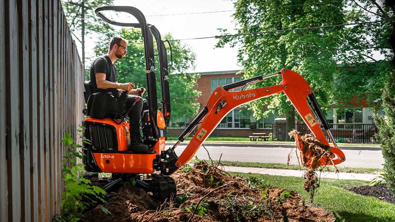 Kubota adds two new excavators: the K008-5 conventional tail swing excavator and the U10-5 minimal tail swing excavator. (Photo: Kubota)