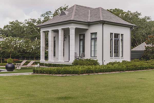 Landscape maintenance project in New Orleans (Photo: LazyEye Photography)
